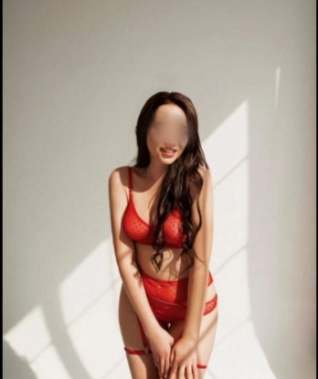 Жгучая брюнетка со знойным темпераментом приглашает на встречу. Откровенные игры и страстные объятия гарантированы. 12430, 27 лет